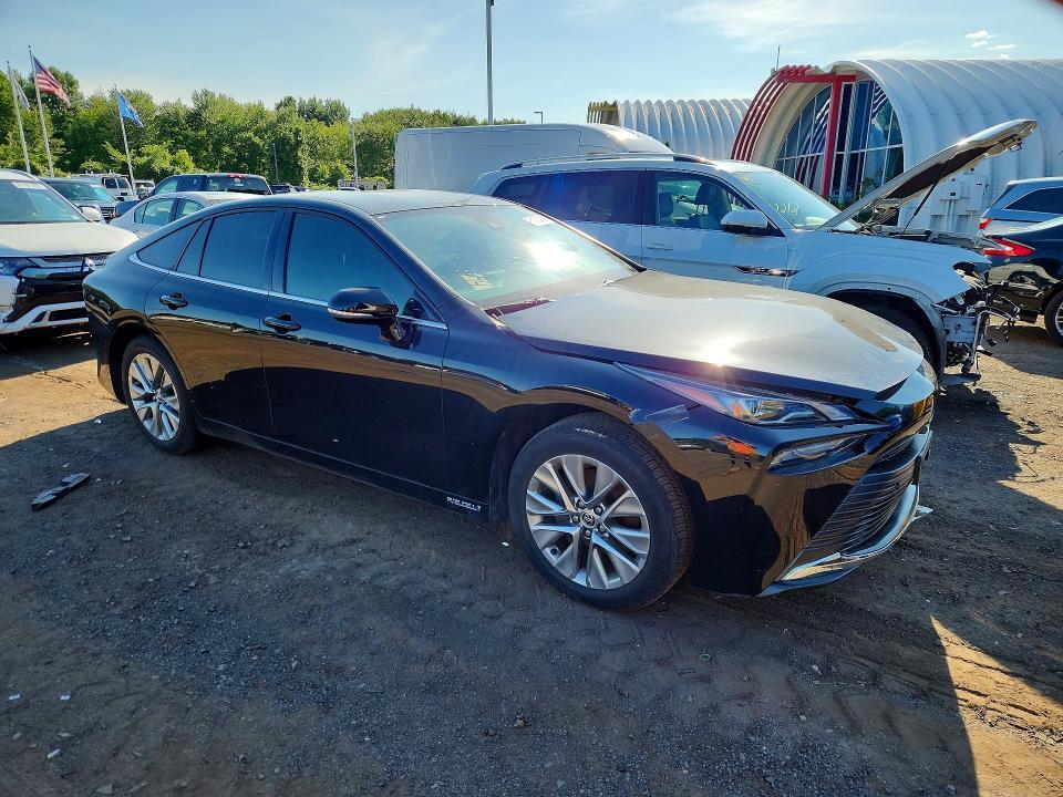 2022 TOYOTA MIRAI XLE — Фото 4 из 12