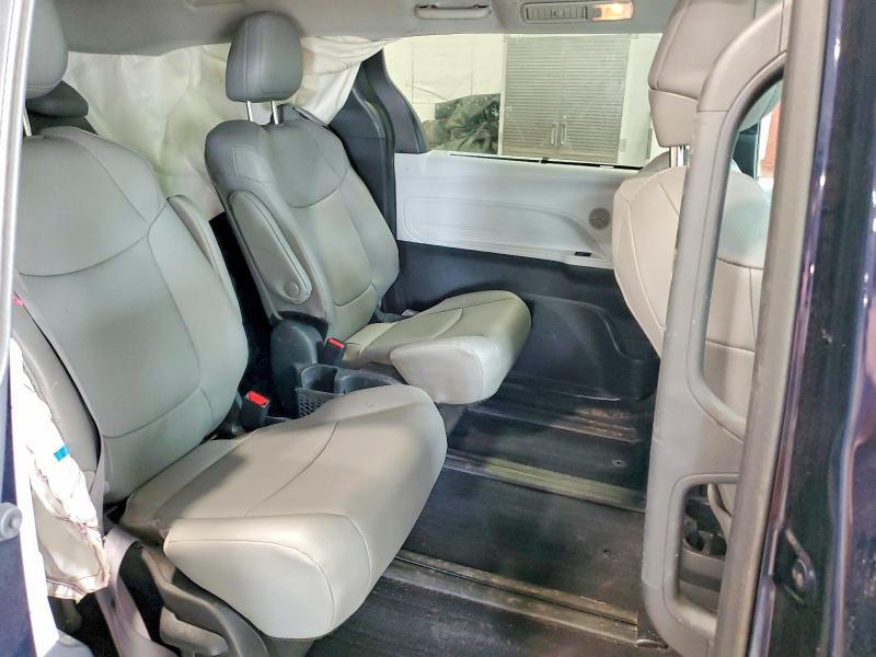 2025 TOYOTA SIENNA XLE 7-PASSENGER — Фото 11 из 14