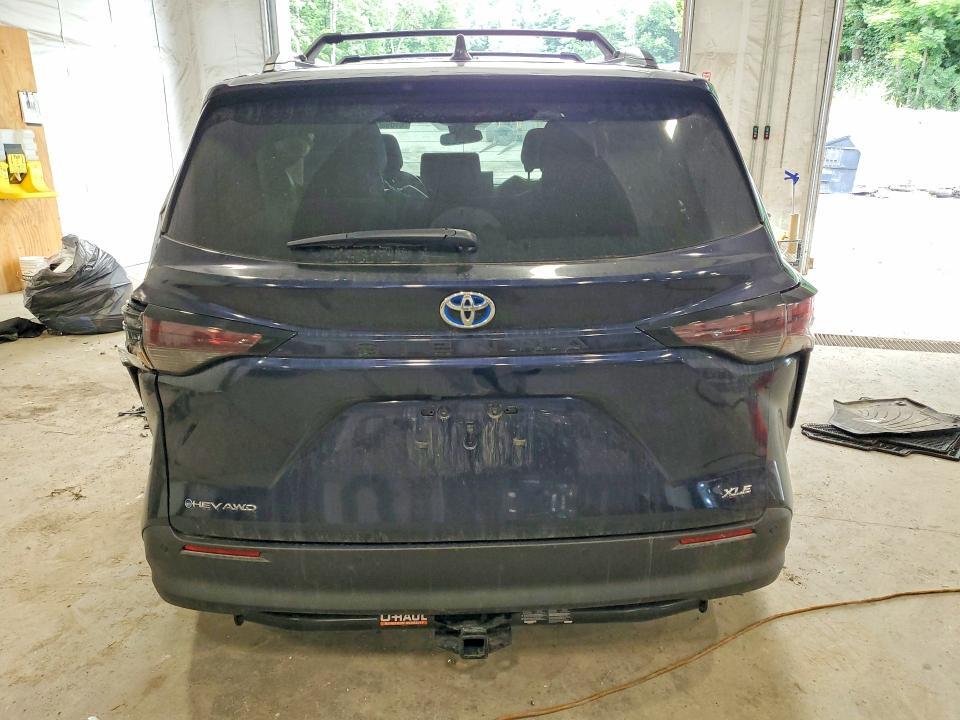 2025 TOYOTA SIENNA XLE 7-PASSENGER — Фото 6 из 14