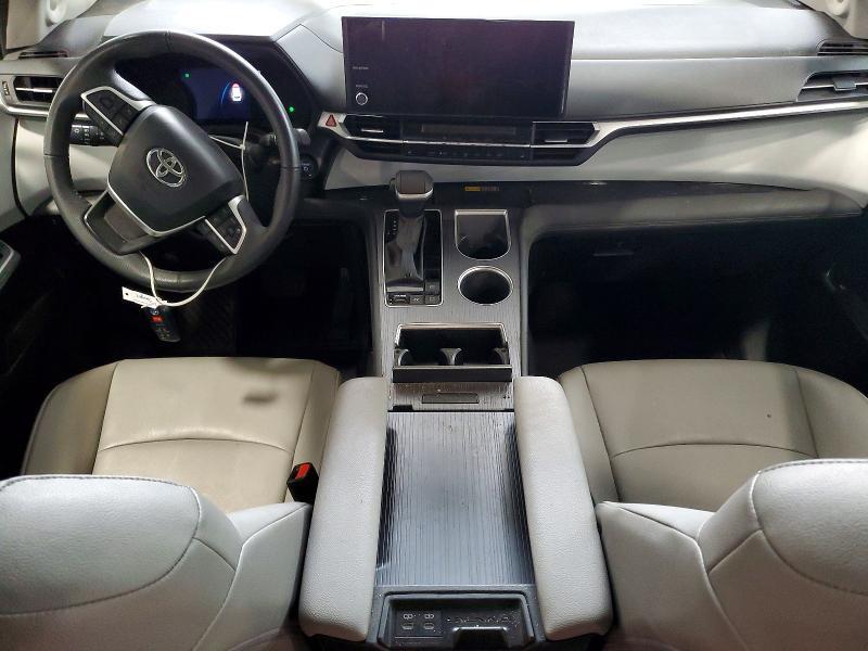2025 TOYOTA SIENNA XLE 7-PASSENGER — Фото 8 из 14