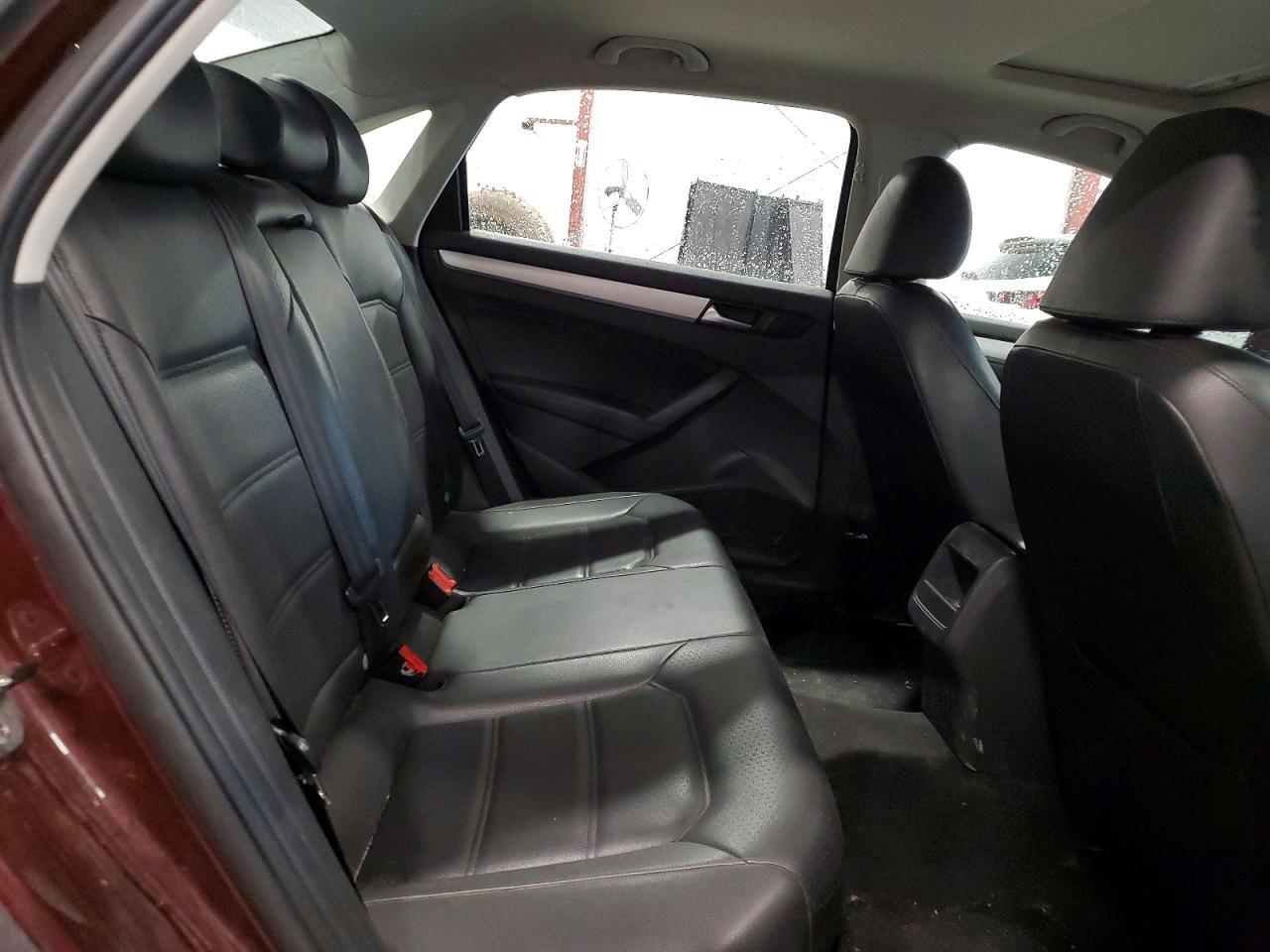 2012 VOLKSWAGEN PASSAT — Фото 10 из 12