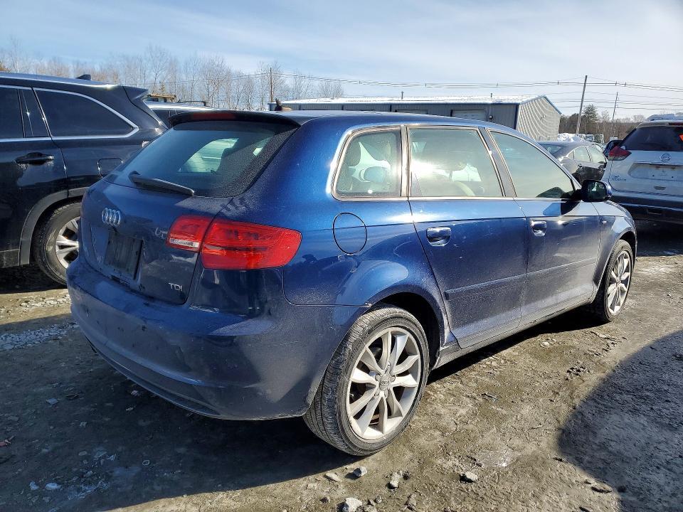 2012 AUDI A3 PREMIUM — Фото 3 из 12