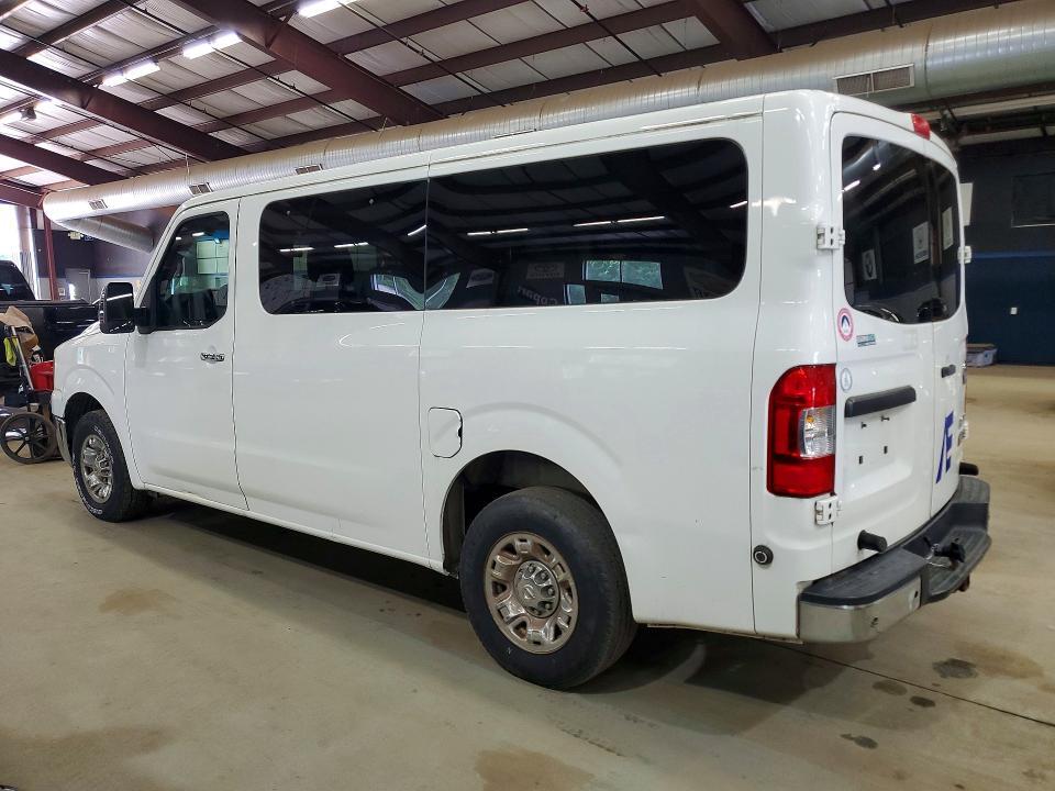 2012 NISSAN NV 3500 HD S — Фото 2 из 13