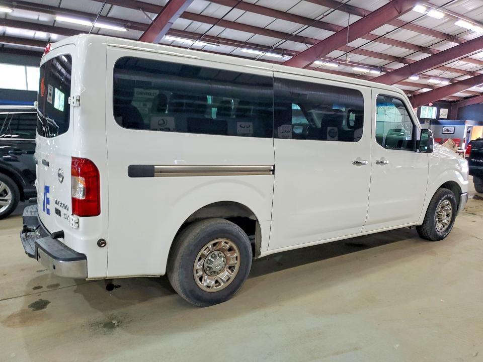 2012 NISSAN NV 3500 HD S — Фото 3 из 13