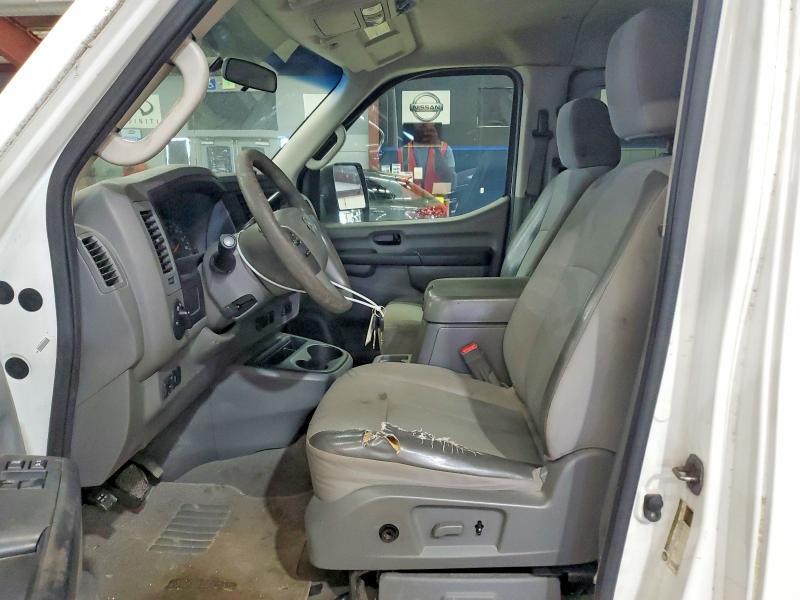 2012 NISSAN NV 3500 HD S — Фото 7 из 13