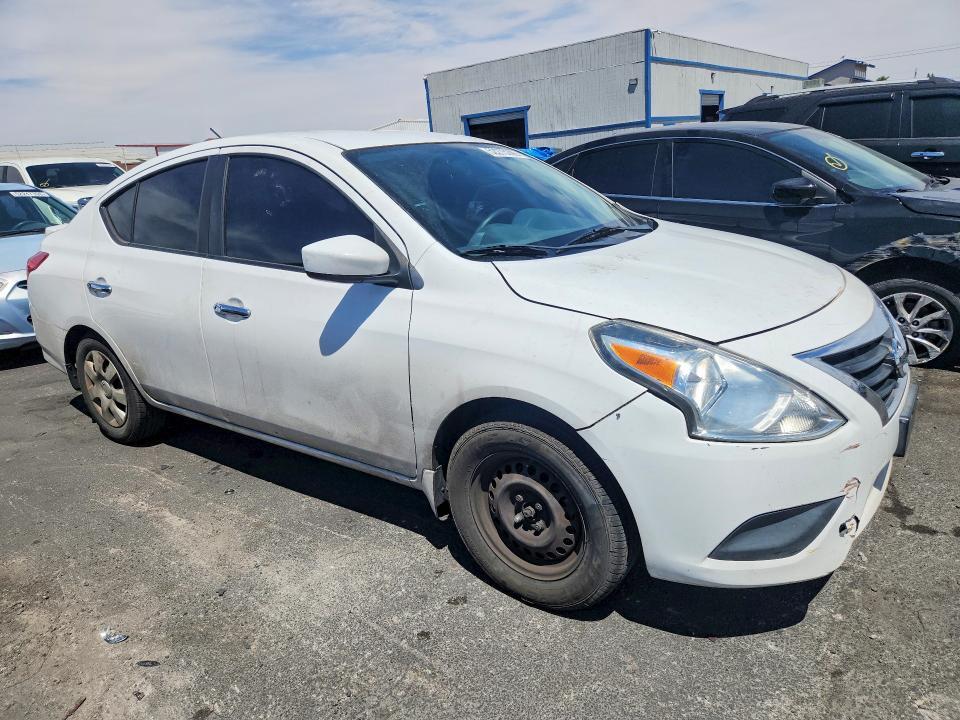 2015 NISSAN VERSA 1.6 SV — Фото 4 из 12
