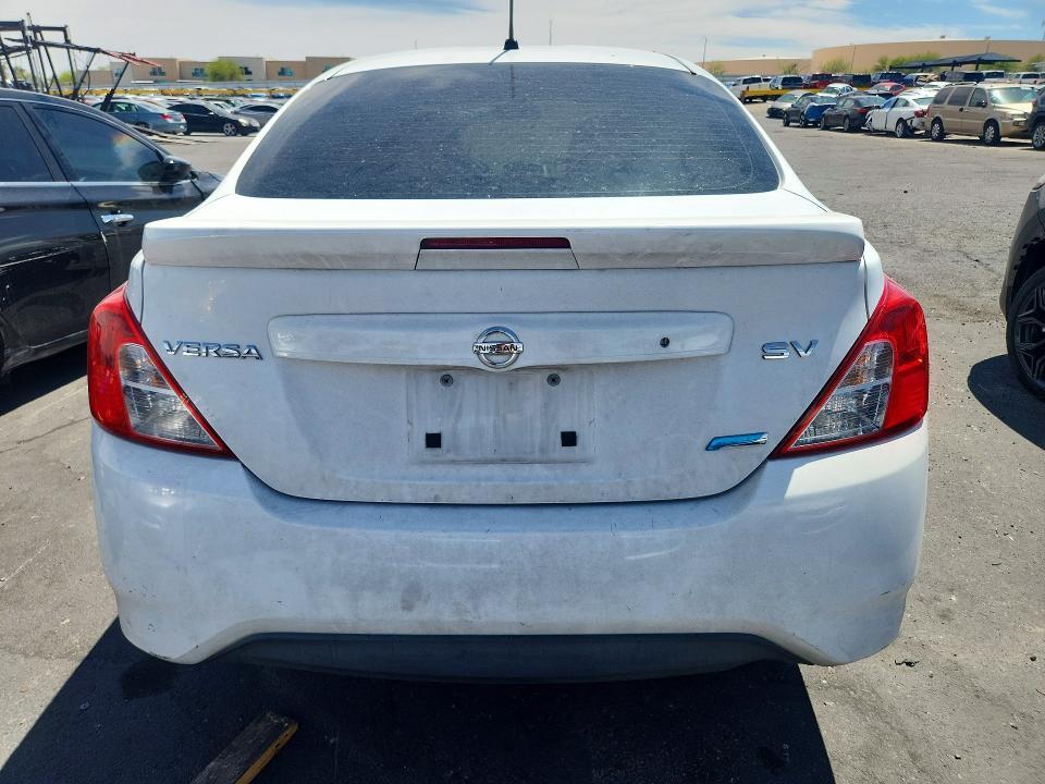 2015 NISSAN VERSA 1.6 SV — Фото 6 из 12