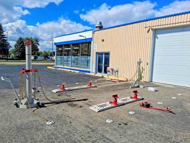 2026 FLOOR RACK FRAME MACHINE + ACCESSORIES + CLAMPS & TOOLS + AIR JACK