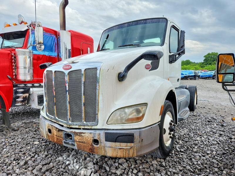 2015 PETERBILT 579 SEMI TRUCK — Фото 2 из 10