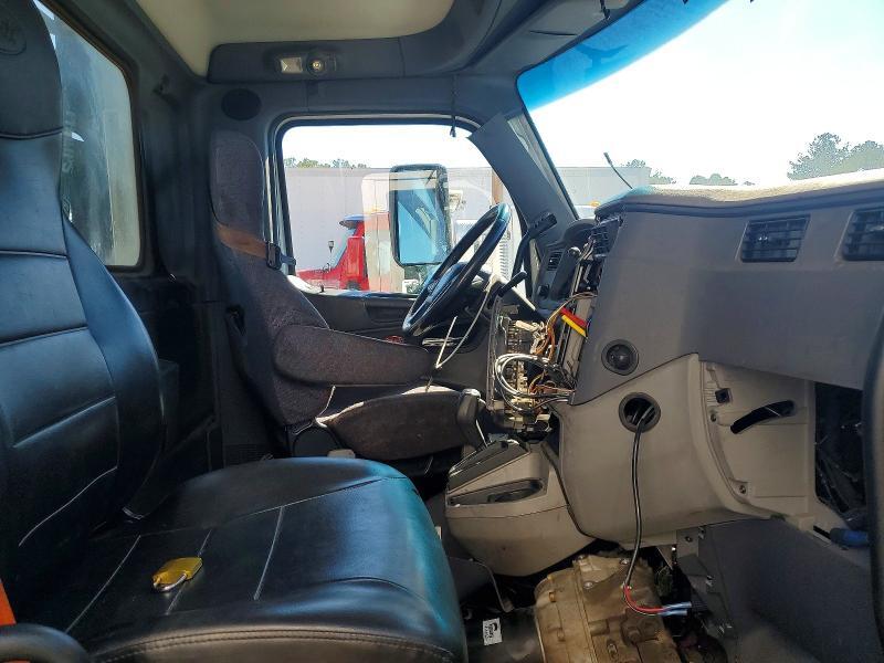 2017 PETERBILT 579 SEMI TRUCK — Фото 5 из 10