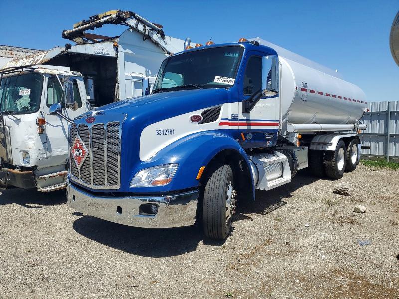 2017 PETERBILT 579 FUEL TRUCK — Фото 2 из 10