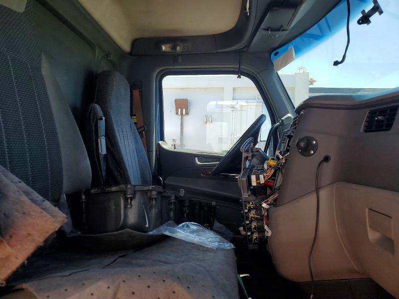 2017 PETERBILT 579 FUEL TRUCK — Фото 6 из 10