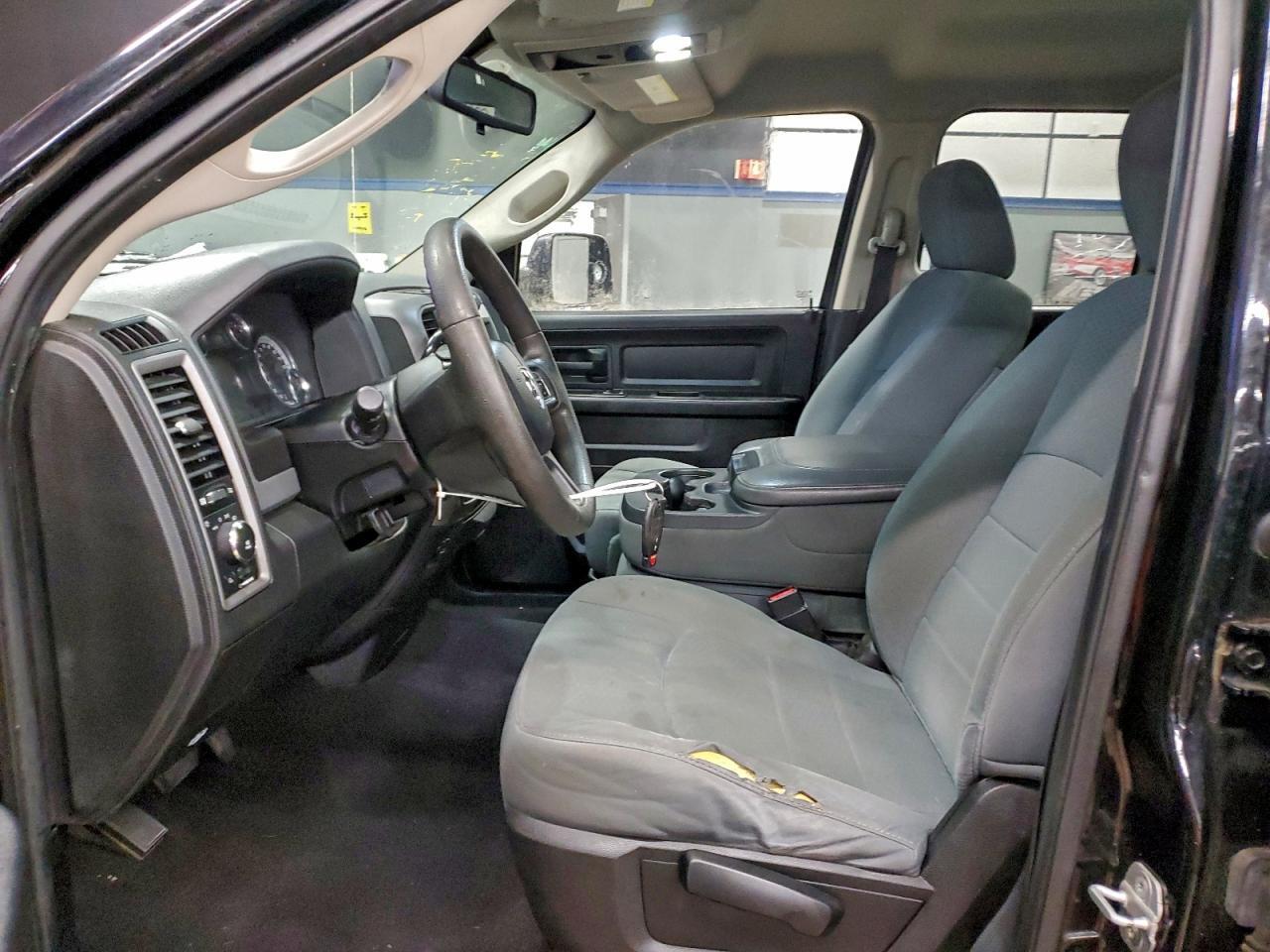 2013 RAM 1500 ST — Фото 7 из 12
