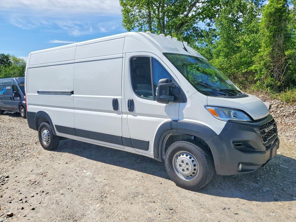 2025 RAM PROMASTER 3500 CARGO — Фото 4 из 13