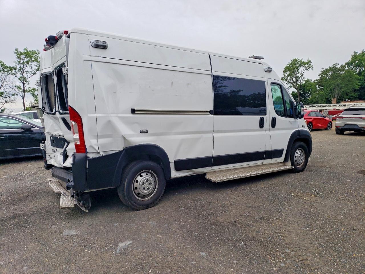 2023 RAM PROMASTER  2500 HIGH AMBULANCE — Фото 3 из 13