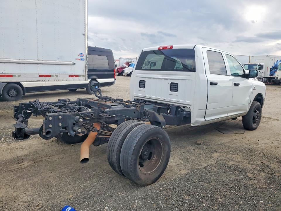 2021 RAM 3500 TRADESMAN 4WD 6.7L 6C TDSL CREW CAB — Фото 3 из 12