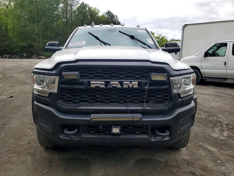 2021 RAM 5500 — Фото 5 из 11