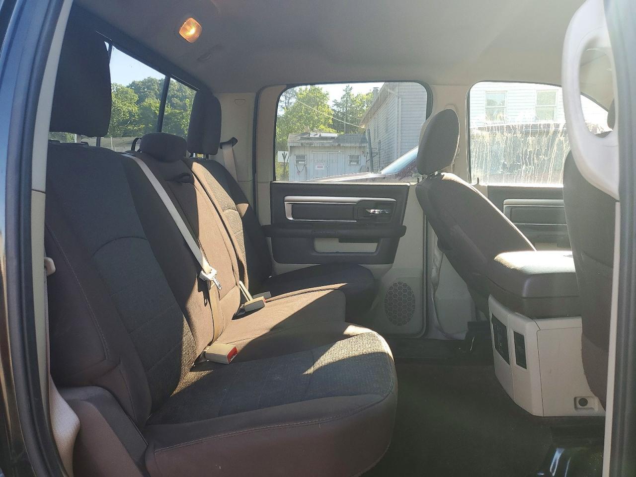2015 RAM 1500 SLT — Фото 10 из 13