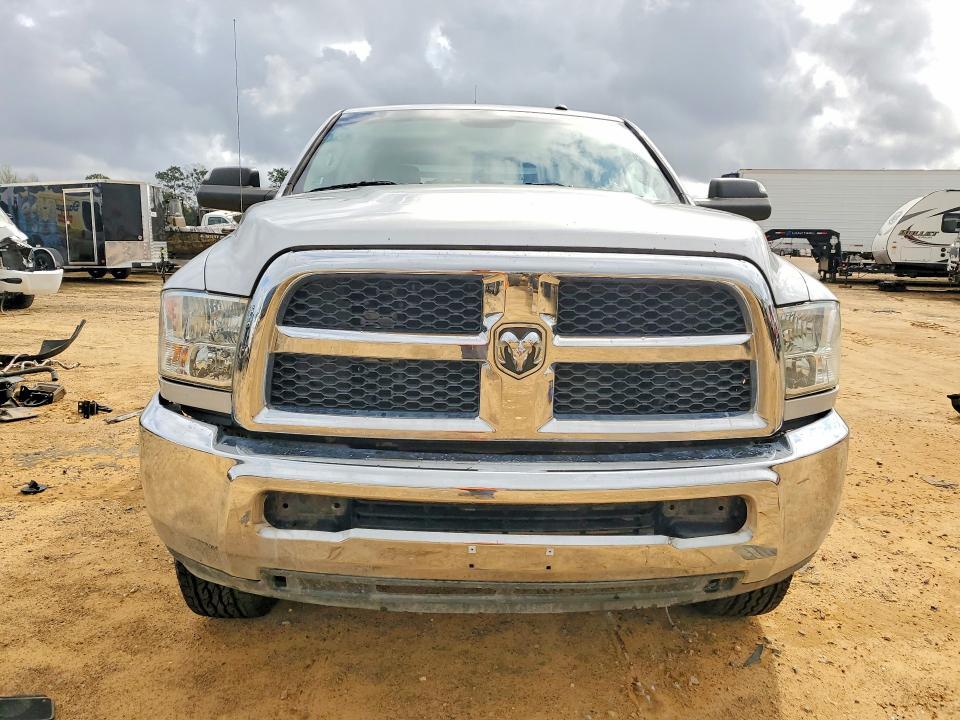 2018 RAM 2500 ST 4WD 6.4L V8 — Фото 5 из 13