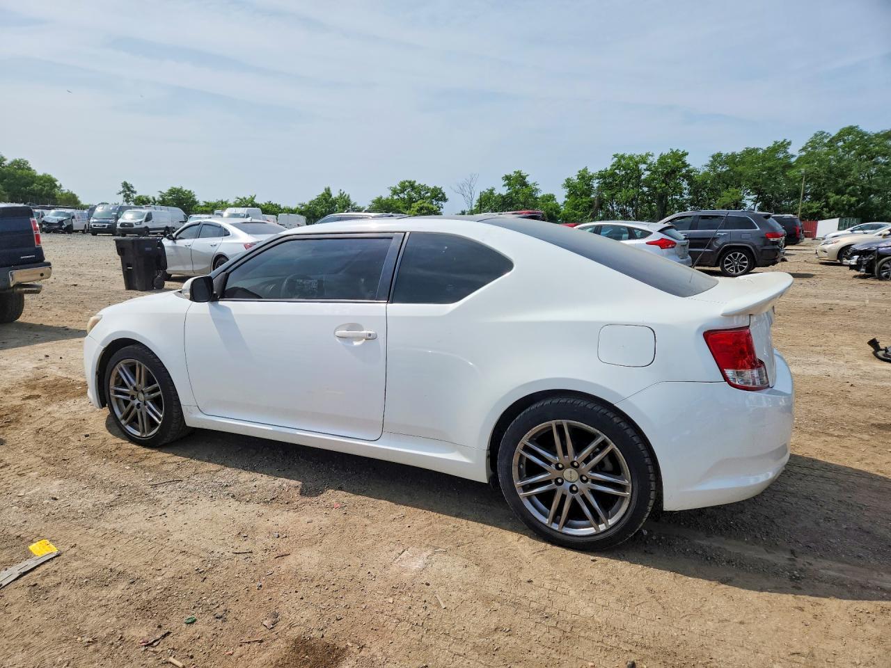 2011 SCION TC BASE — Фото 2 из 12