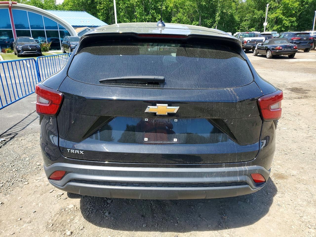 2025 CHEVROLET TRAX LS — Фото 6 из 13
