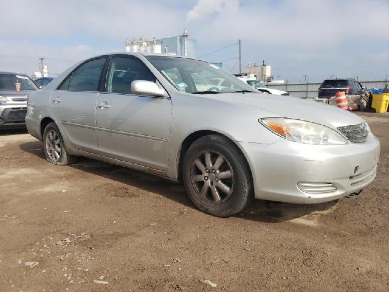 2002 TOYOTA CAMRY LE — Фото 4 из 12