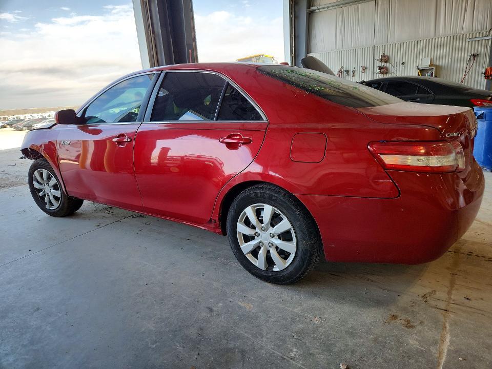 2011 TOYOTA CAMRY LE — Фото 2 из 12