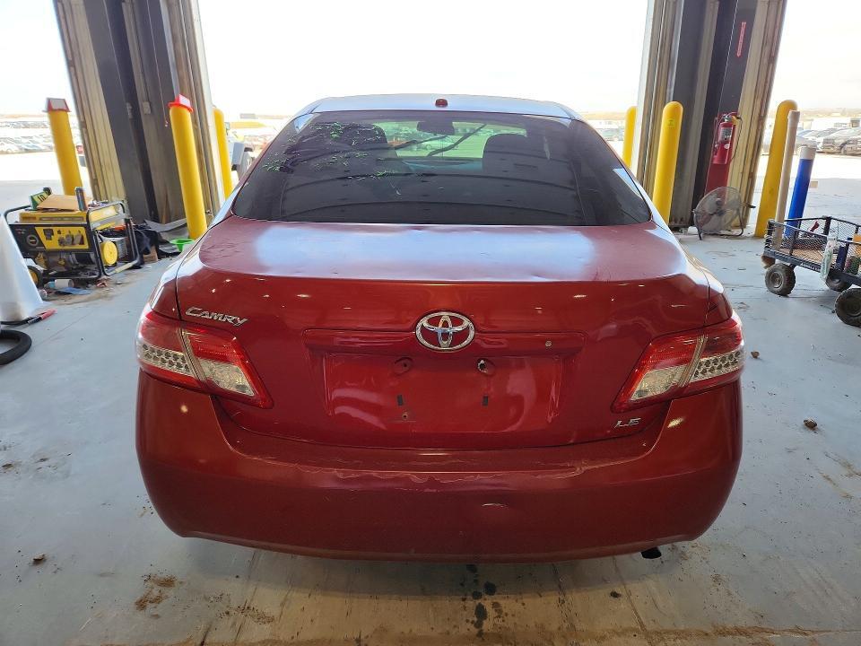 2011 TOYOTA CAMRY LE — Фото 6 из 12
