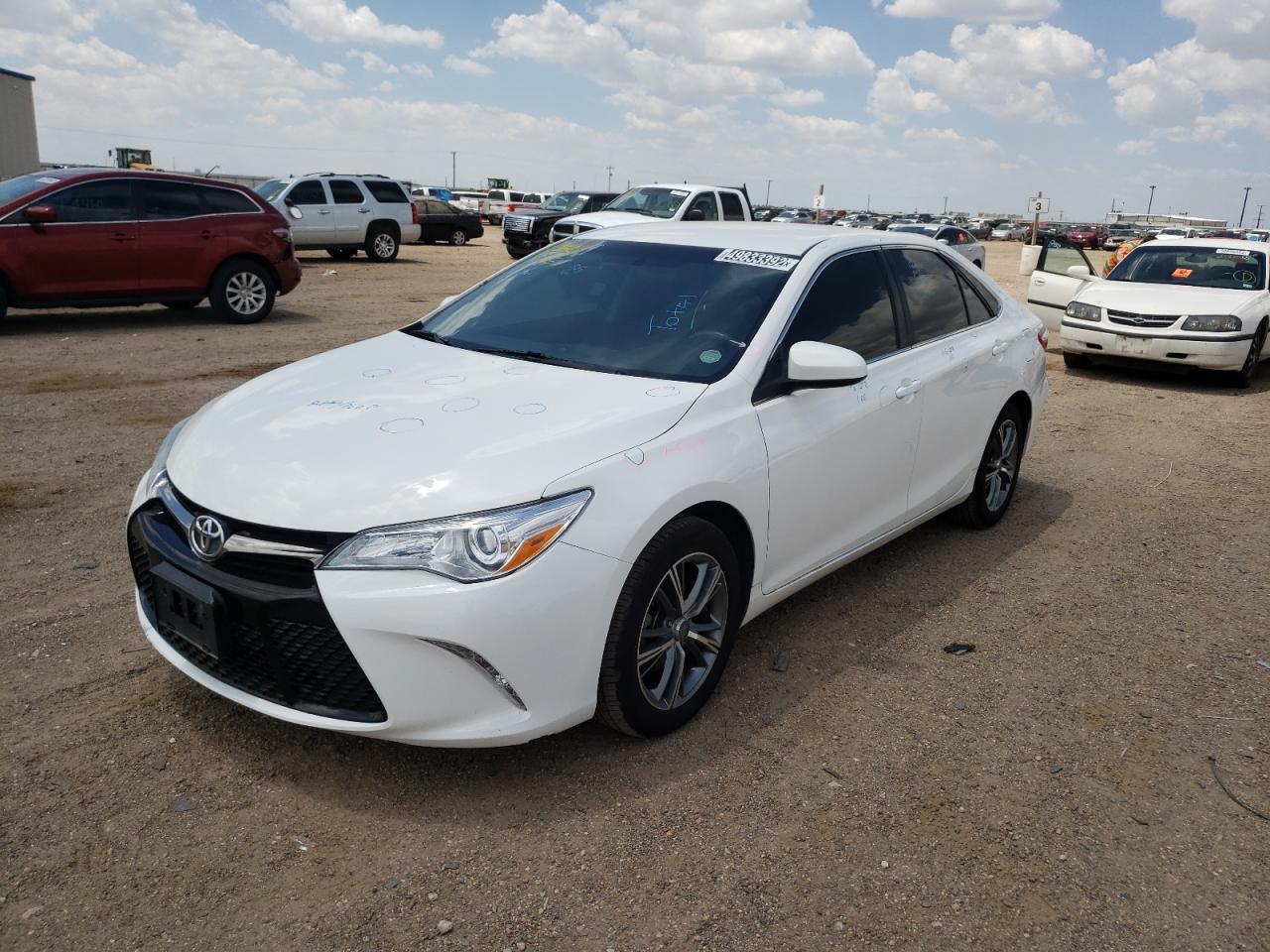 2015 TOYOTA CAMRY LE — Фото 2 из 10