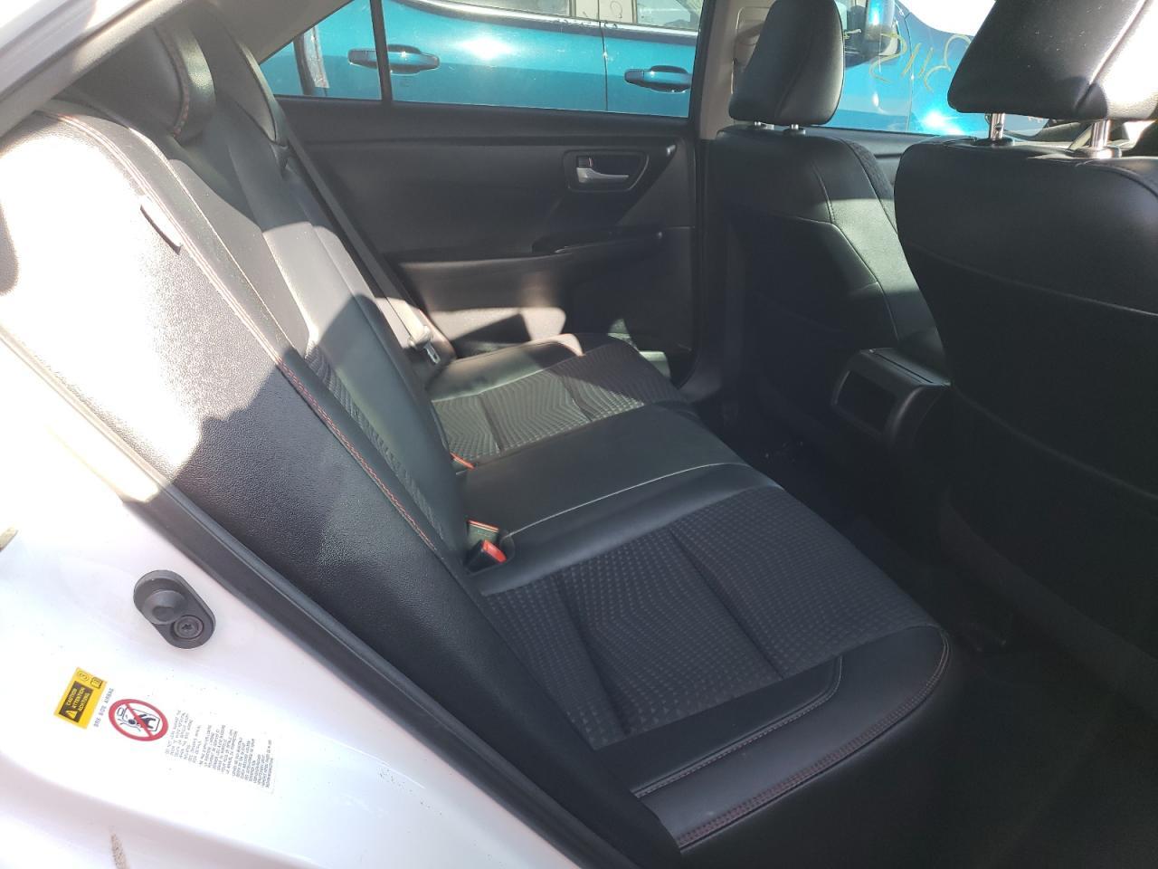 2015 TOYOTA CAMRY LE — Фото 6 из 10