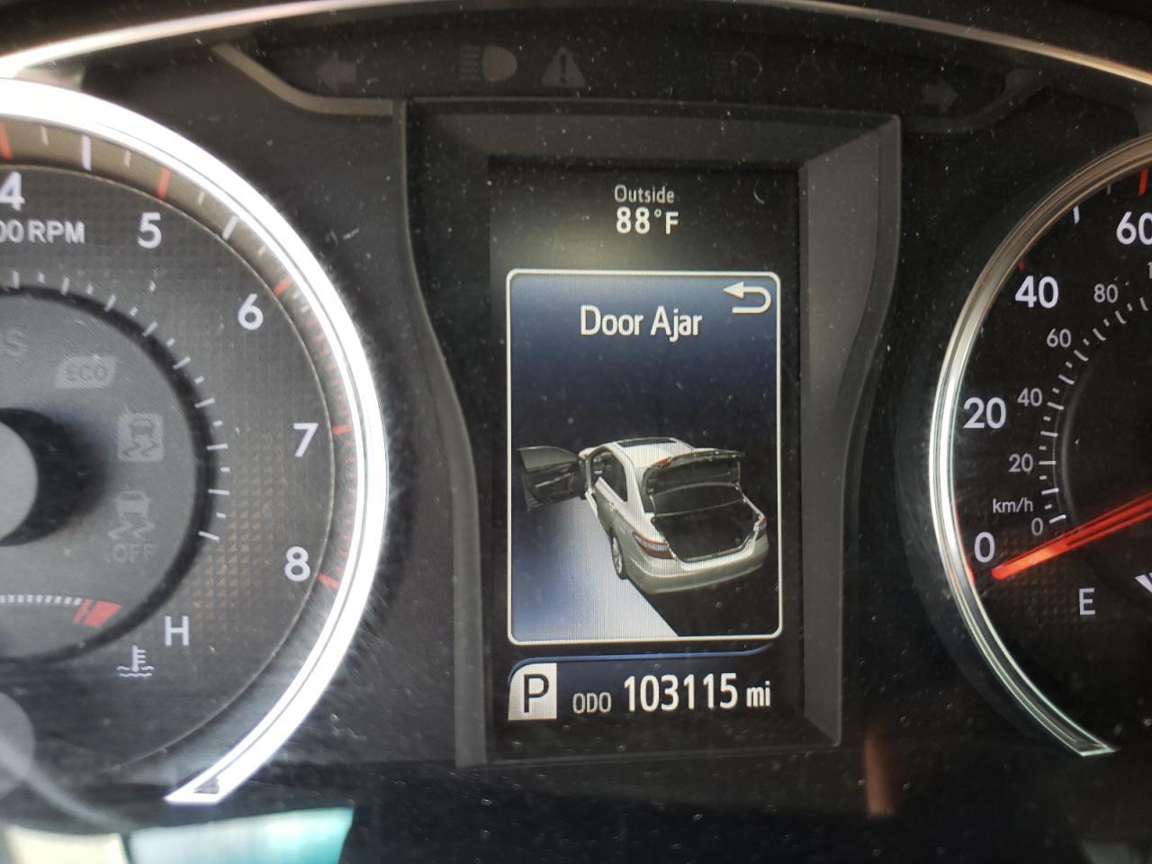 2015 TOYOTA CAMRY LE — Фото 8 из 10