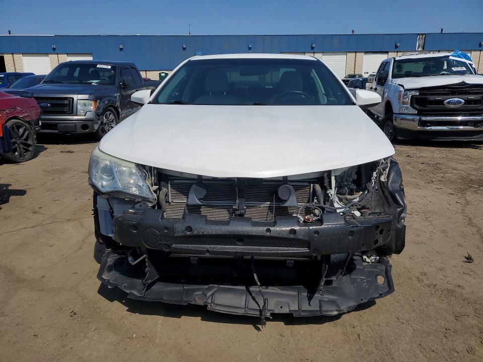 2014 TOYOTA CAMRY HYBRID LE — Фото 5 из 12