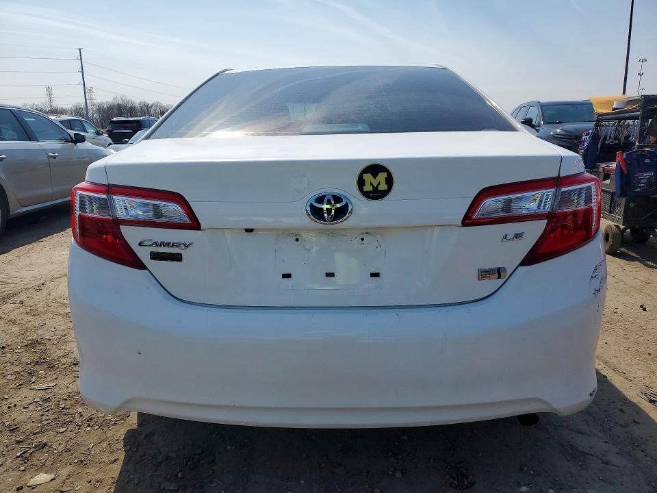 2014 TOYOTA CAMRY HYBRID LE — Фото 6 из 12