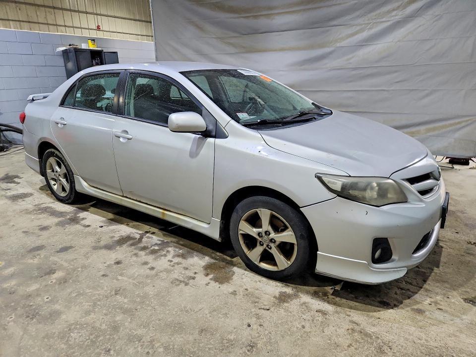 2011 TOYOTA COROLLA S — Фото 4 из 12
