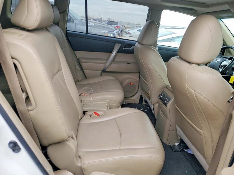2012 TOYOTA HIGHLANDER SE — Фото 10 из 12