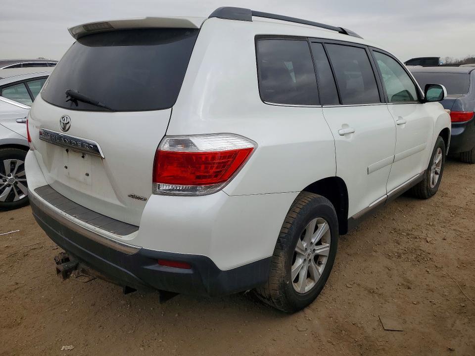 2012 TOYOTA HIGHLANDER SE — Фото 3 из 12