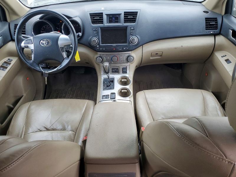 2012 TOYOTA HIGHLANDER SE — Фото 8 из 12