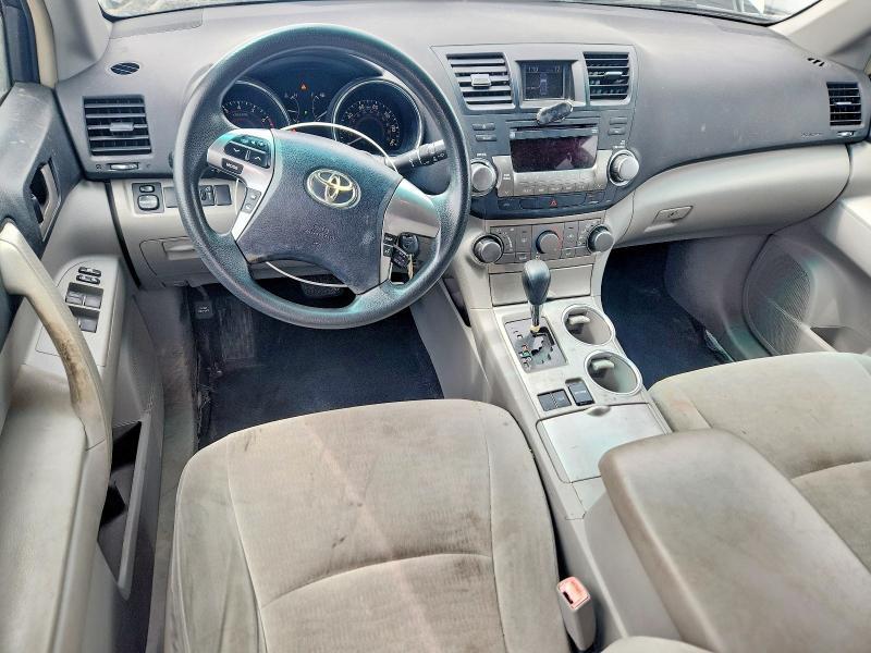 2011 TOYOTA HIGHLANDER BASE — Фото 8 из 13
