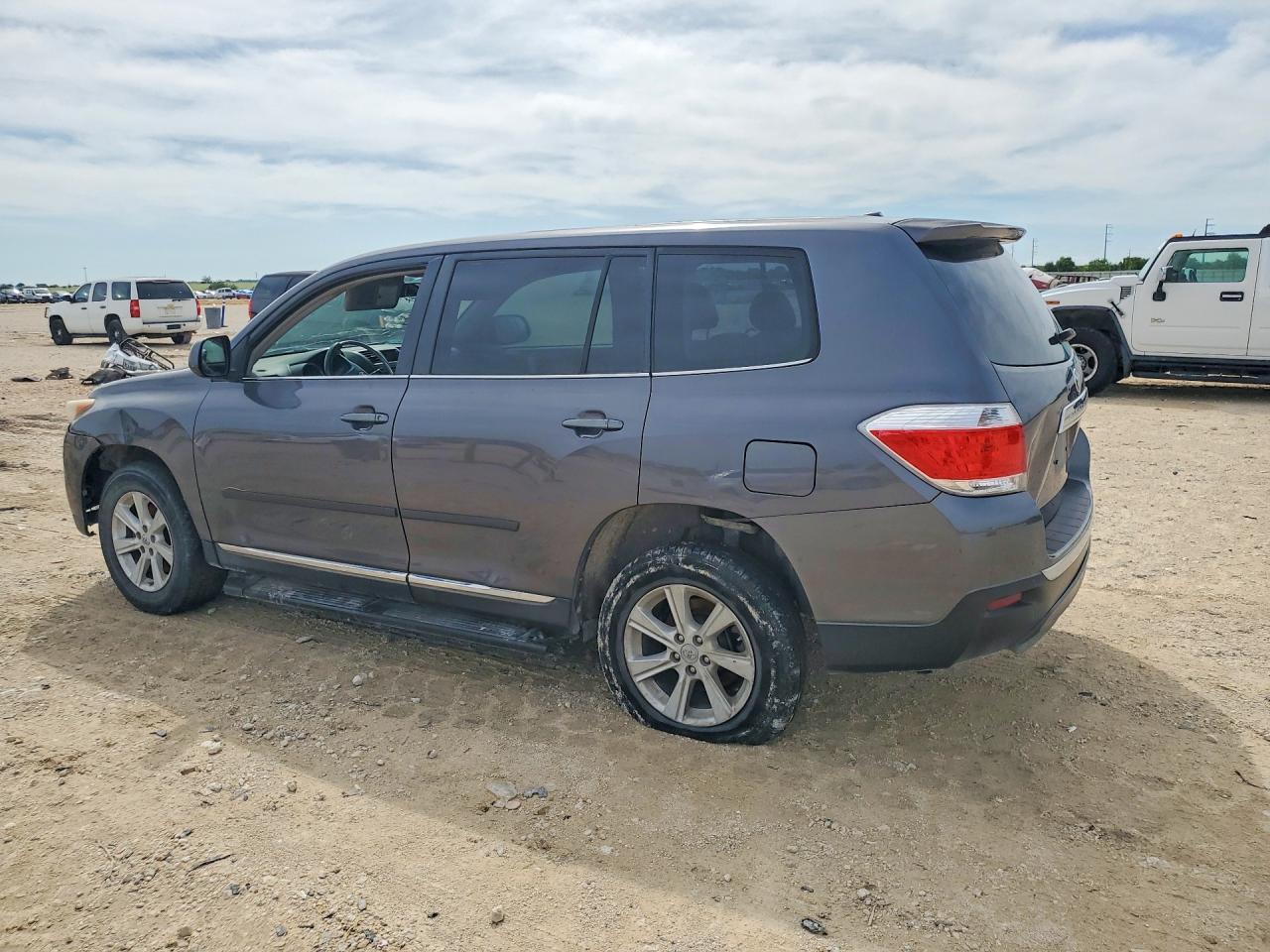 2012 TOYOTA HIGHLANDER BASE — Фото 2 из 13