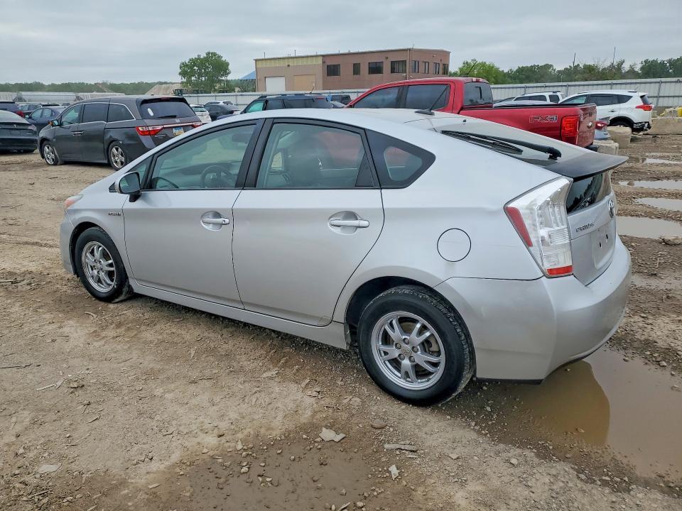 2010 TOYOTA PRIUS II — Фото 2 из 12