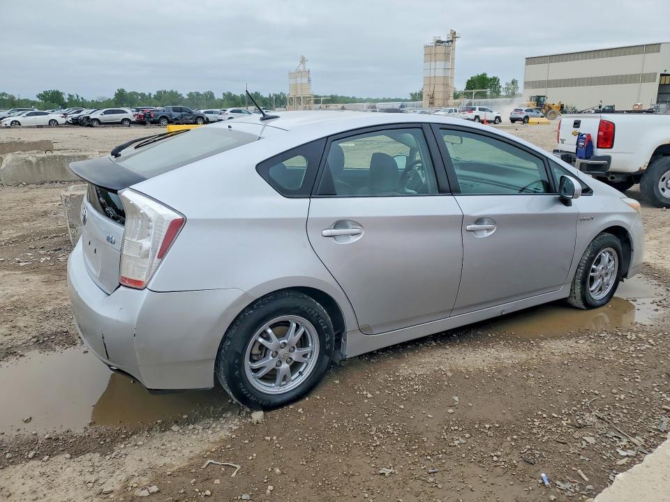 2010 TOYOTA PRIUS II — Фото 3 из 12