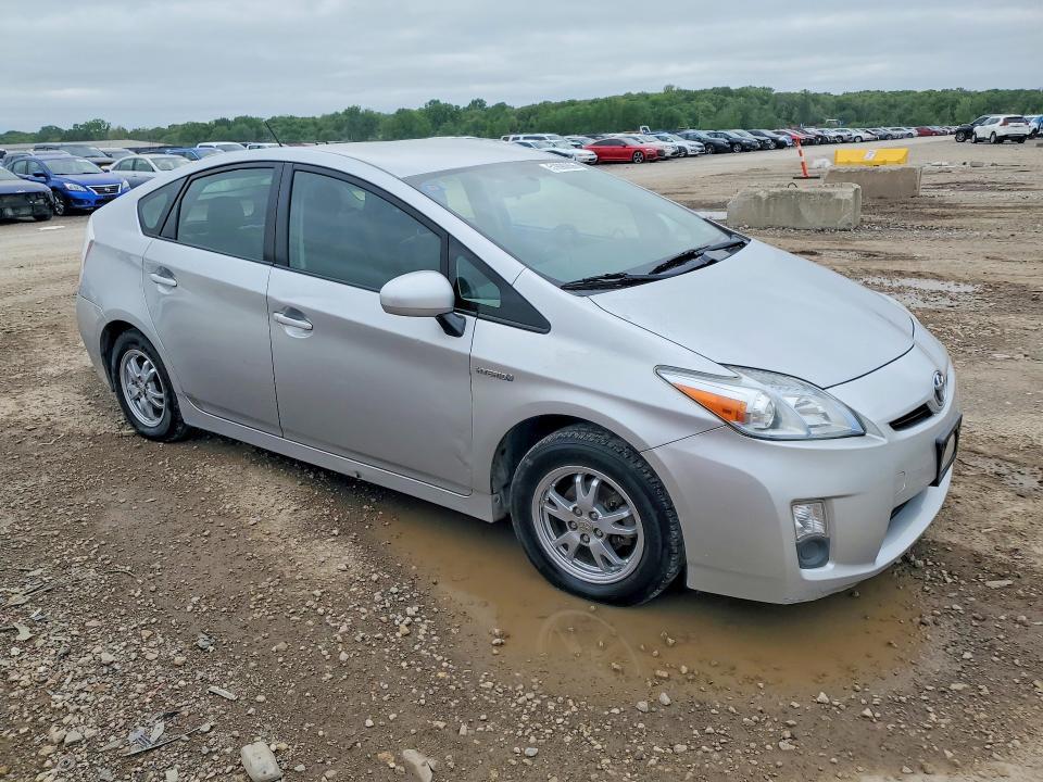 2010 TOYOTA PRIUS II — Фото 4 из 12