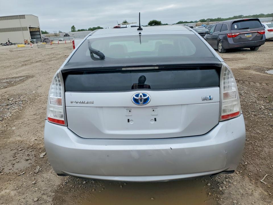 2010 TOYOTA PRIUS II — Фото 6 из 12