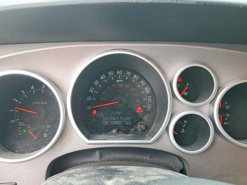 2010 TOYOTA SEQUOIA PLATINUM — Фото 9 из 13