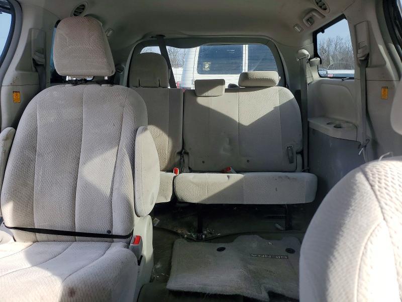 2013 TOYOTA SIENNA LE 7-PASSENGER — Фото 10 из 13