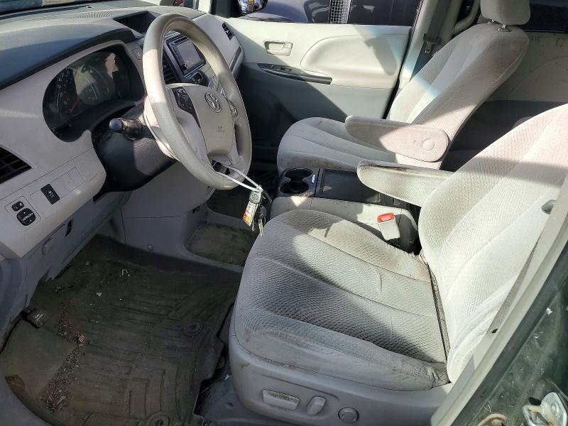 2013 TOYOTA SIENNA LE 7-PASSENGER — Фото 7 из 13