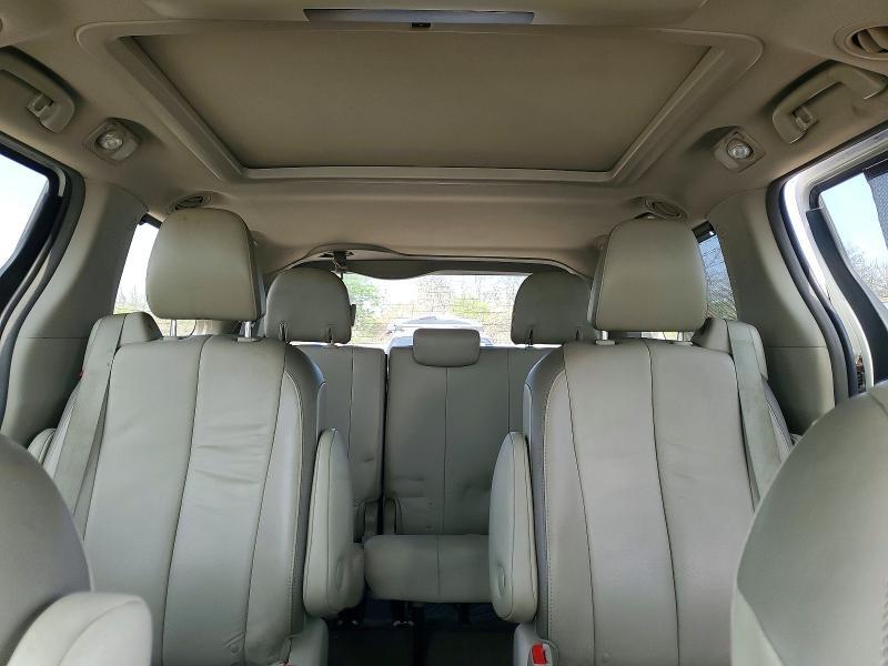 2013 TOYOTA SIENNA LIMITED 7-PASSENGER — Фото 10 из 13