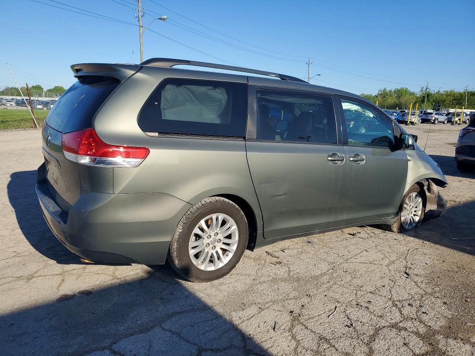 2011 TOYOTA SIENNA XLE 8-PASSENGER — Фото 3 из 13