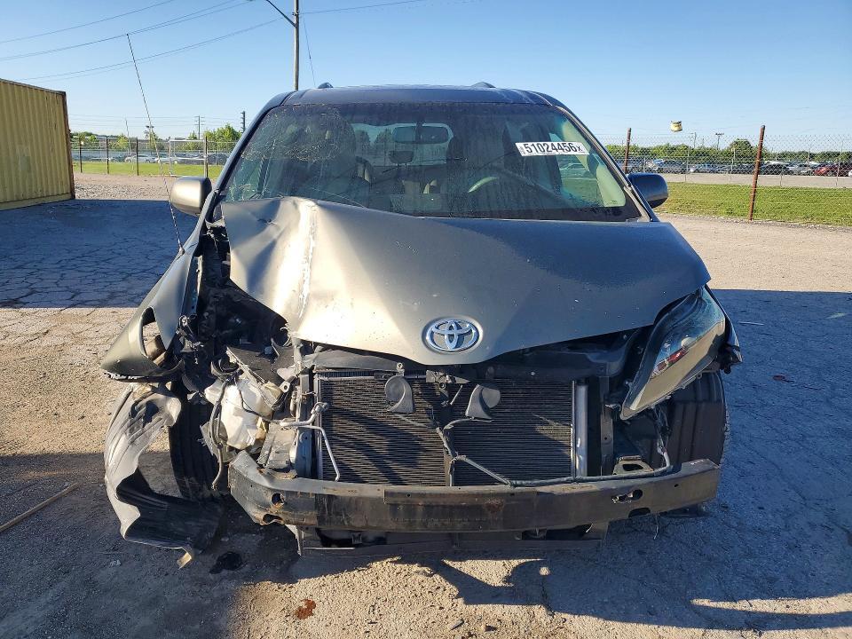 2011 TOYOTA SIENNA XLE 8-PASSENGER — Фото 5 из 13