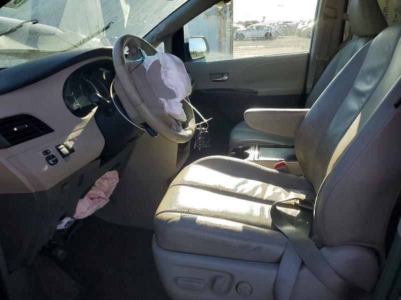 2011 TOYOTA SIENNA XLE 8-PASSENGER — Фото 7 из 13